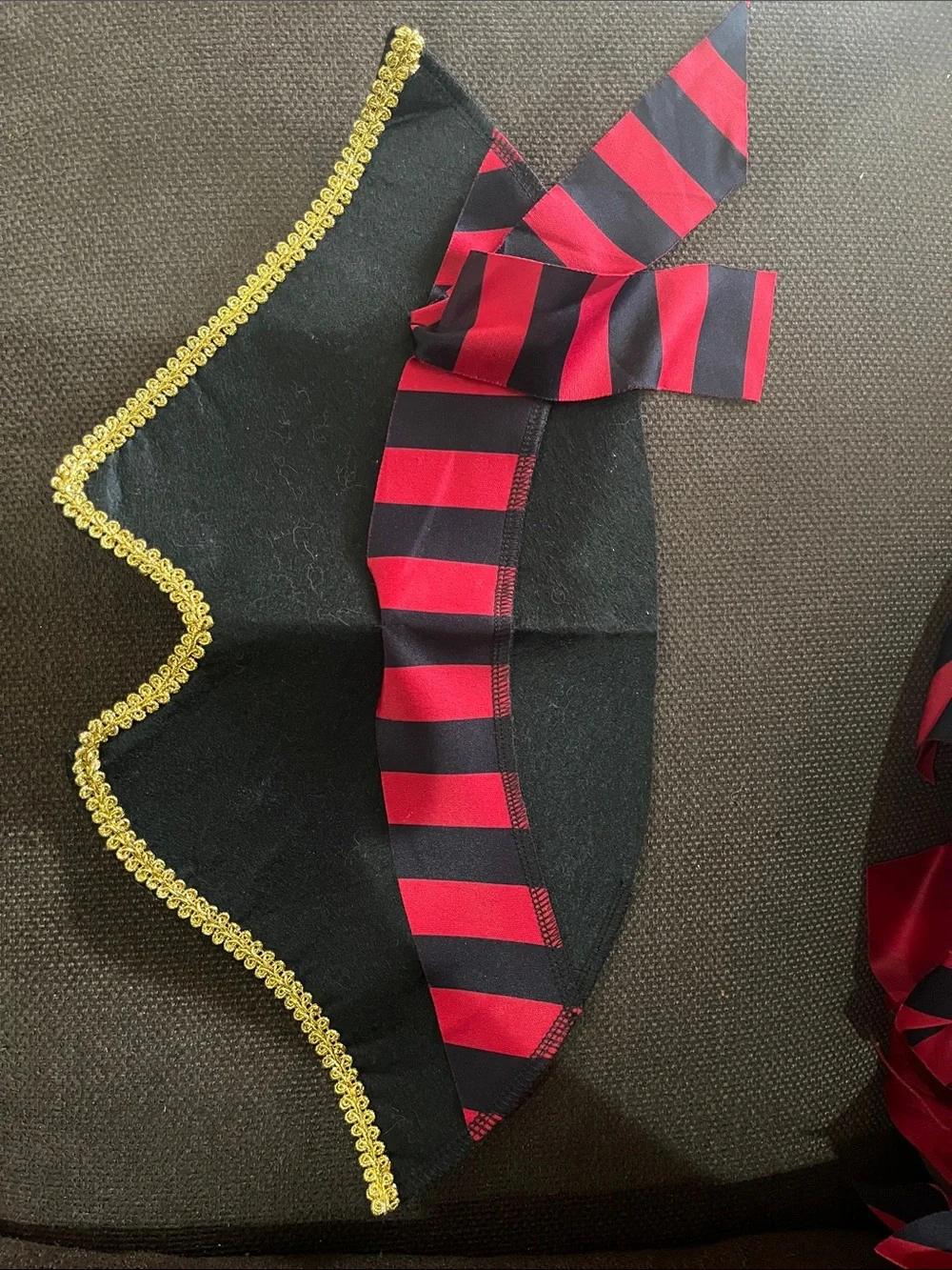 Leg Avenue Enchanted Caribbean Pirate Costume - Black & Red